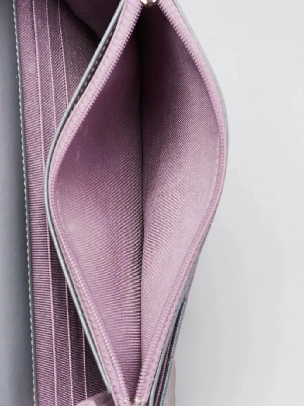 Chanel Purple Iridescent Quilted Lambskin Leather Reissue WOC Clutch Bag - Picture 8 of 10